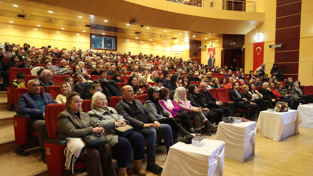 Kırklareli'nde "9/8'lik Türküler Konseri" düzenlendi