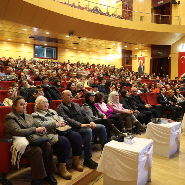 Kırklareli'nde "9/8'lik Türküler Konseri" düzenlendi