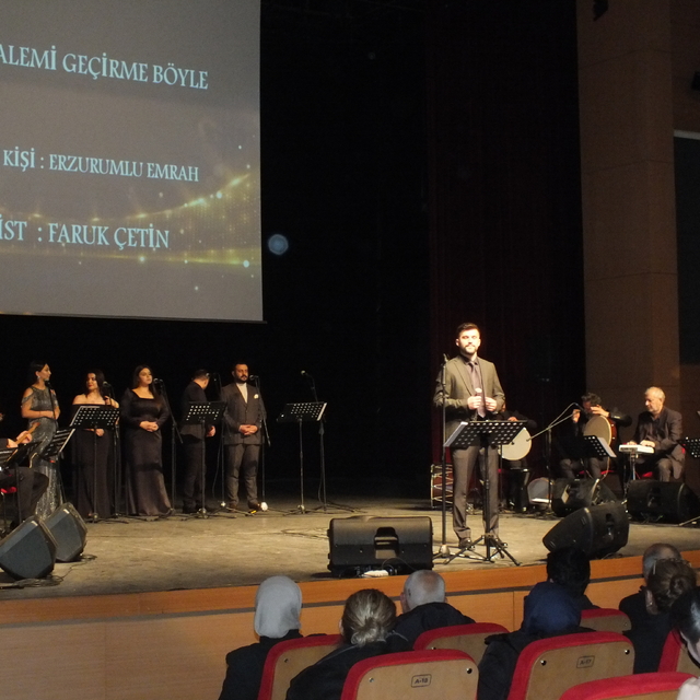 Sivas'ta Devlet THM korosu ses sanatçıları konser verdi
