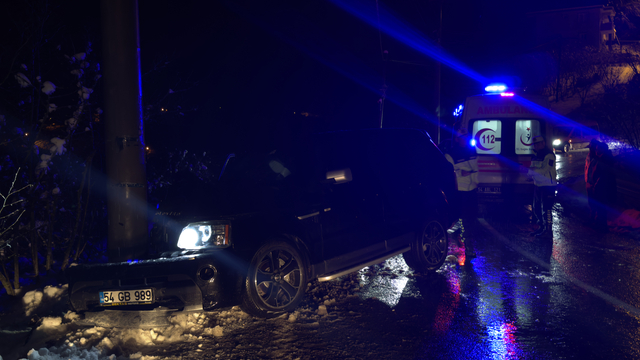 Sakarya'da trafik kazasında 3 kişi yaralandı