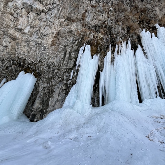 Murat Kanyonu'nda metrelerce uzunlukta buz sarkıtları oluştu
