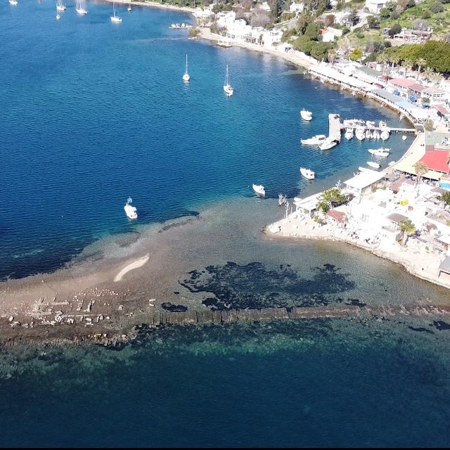 Bodrum'da deniz çekildi, tarihi 'Kral Yolu' ortaya çıktı