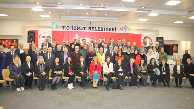 CHP Genel Başkan Yardımcısı Özçağdaş, Kocaeli'de "Eğitim Buluşmaları" programına katıldı