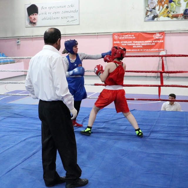 Erzurum'da "Ayhan Tunçkılıç Boks Turnuvası" başladı