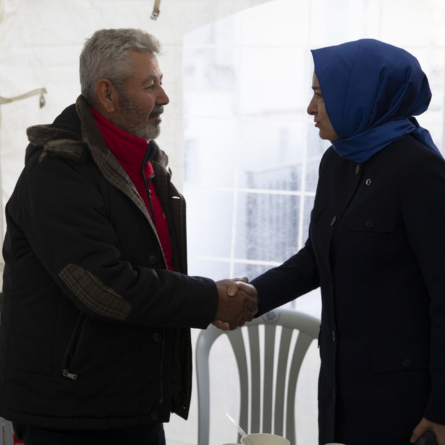 AK Parti'li Kaya'dan şehit Piyade Komando Binbaşı Yetişen'in ailesine taziy...