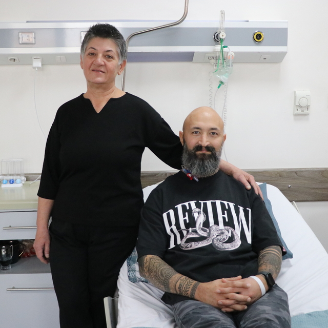 15 kilo verip, yeğenini böbreğiyle hayata bağladı