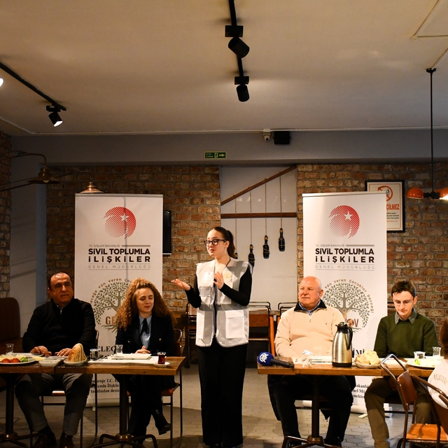 "Geleceğimize El Atalım" projesi 30 gencin akademik ve sosyal gelişimine ka...