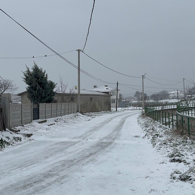 Tekirdağ'ın yüksek kesimlerine kar yağdı