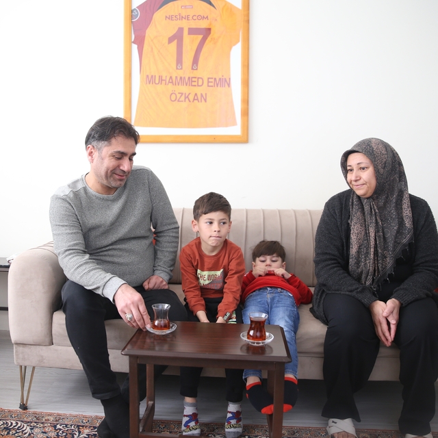 Depremde yaşamını yitiren Muhammed Emin'in ailesi İtalyan futbolcu Zaniolo'...