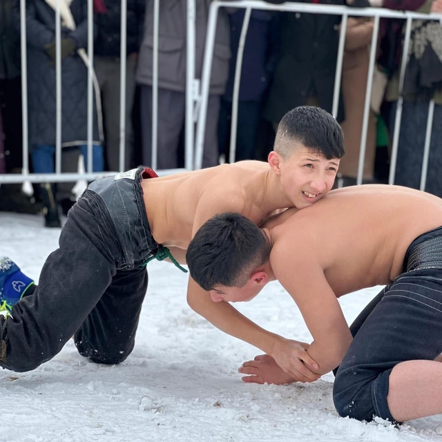 Ordu'da menderesleri ile ünlü Perşembe Yaylası'nda kar festivali yapıldı