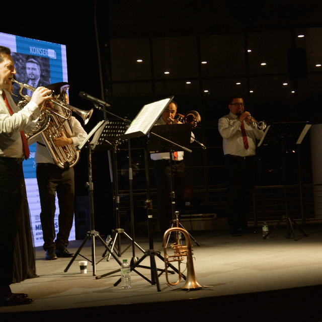 "Golden Horn Brass" grubu Bursa'da konser verdi