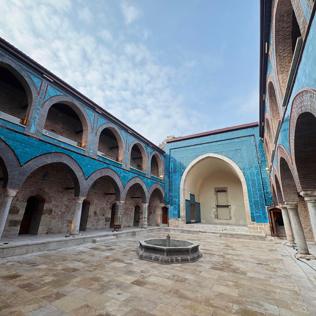 748 yıllık Gök Medrese'nin restorasyon çalışmalarında sona gelindi