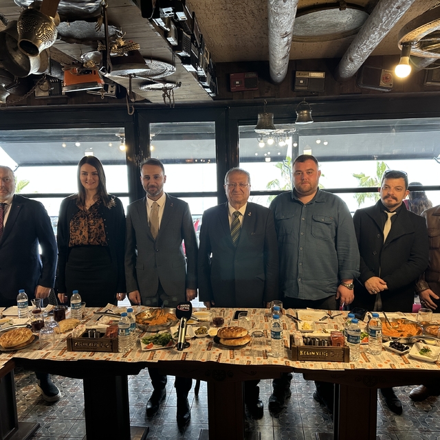 Zafer Partisi Genel Başkan Yardımcısı Çetinkaya Samsun'da partililerle bulu...