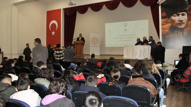 Sinop'ta öğrenciler meslek sahibi ustalarla bir araya geldi