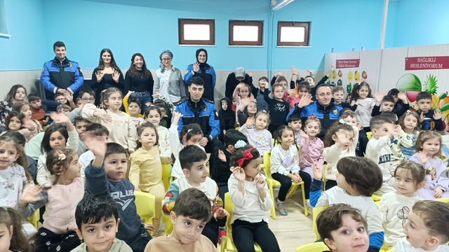 Amasya'da minik öğrencilere polislik mesleği tanıtıldı