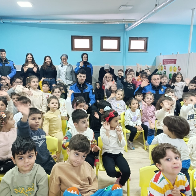 Amasya'da minik öğrencilere polislik mesleği tanıtıldı