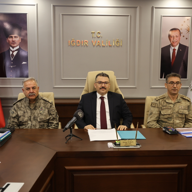 Iğdır Valisi Ercan Turan, ocak ayına ilişkin terörle mücadele ve düzensiz g...