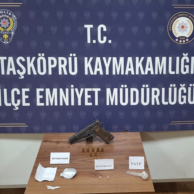 Kastamonu'da uyuşturucuyla yakalanan 4 şüpheli gözaltına alındı