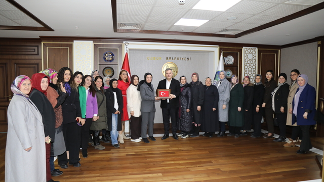 AK Partili Kadınlar Başkan Demirbaş'ı ziyaret etti