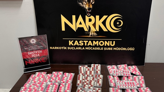 Kastamonu'da uyuşturucu haplarla yakalanan 3 kişi gözaltına alındı