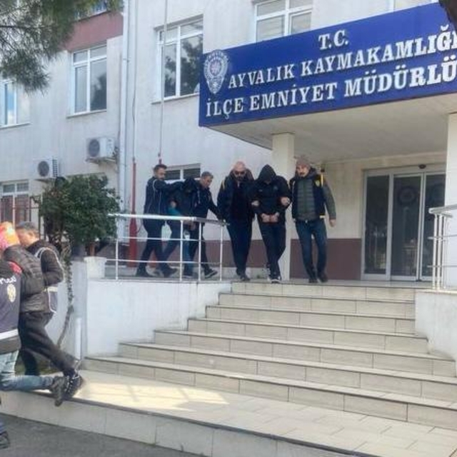 Balıkesir'de hırsızlık şüphelisi 2 kişi tutuklandı