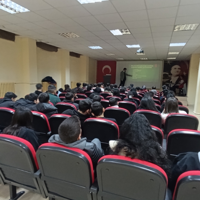 Çemişgezek'te madde bağımlılığı semineri düzenlendi