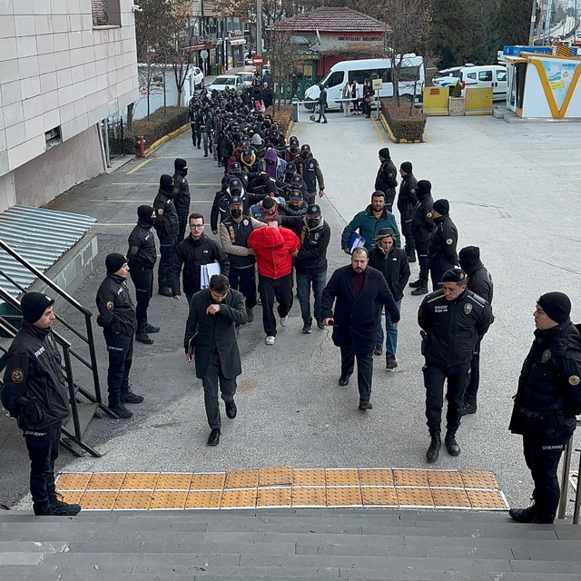 Eskişehir'de yasa dışı bahis operasyonu; 23 gözaltı
