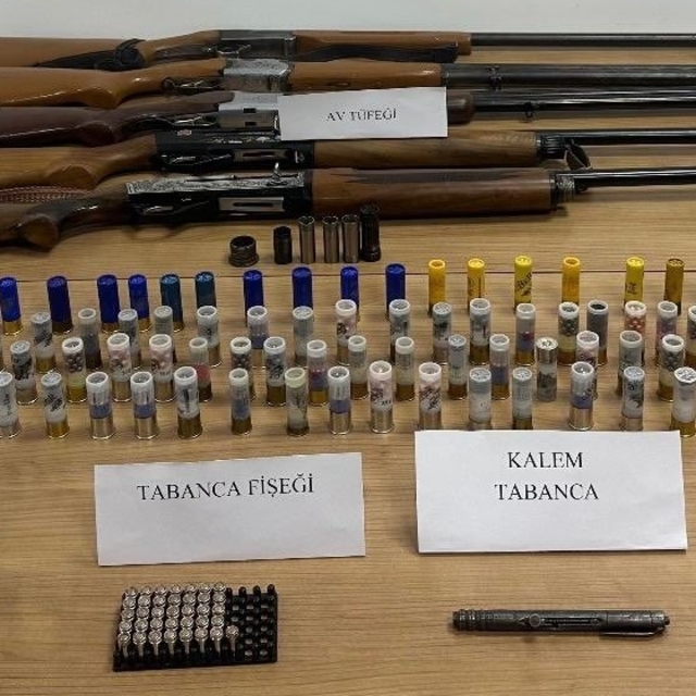 Denizli'de silah kaçakçılığı operasyonunda 2 şüpheli yakalandı