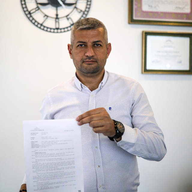 Otomobiline yazılan trafik cezasını sınav belgesiyle iptal ettirdi