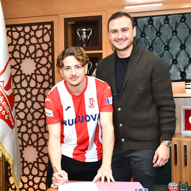 Balıkesirspor'dan orta sahaya takviye