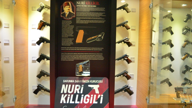 Kriminal laboratuvarda tarihi silah sergisi; ilk yerli silah da bulunuyor