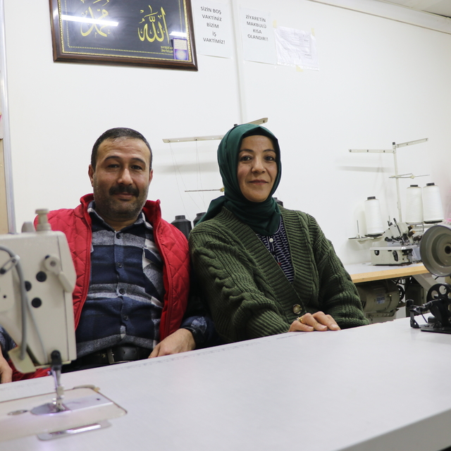 Fabrikada çalışan terzi çift, kendi işlerinin patronu oldu