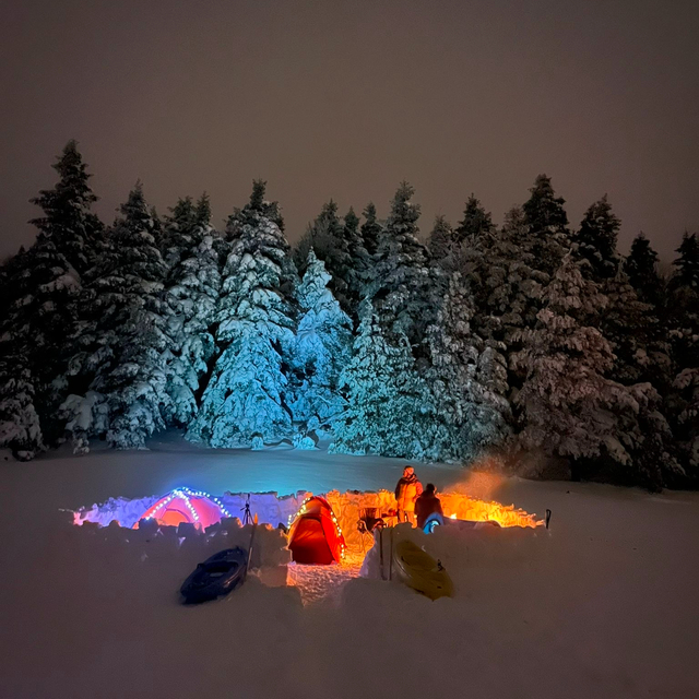 Doğa tutkunları eksi 5 derecede kamp kurup, ar üstünde kano yaptı