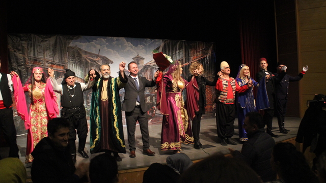 Gülnar'da "Kanlı Nigar" tiyatro oyunu sahnelendi