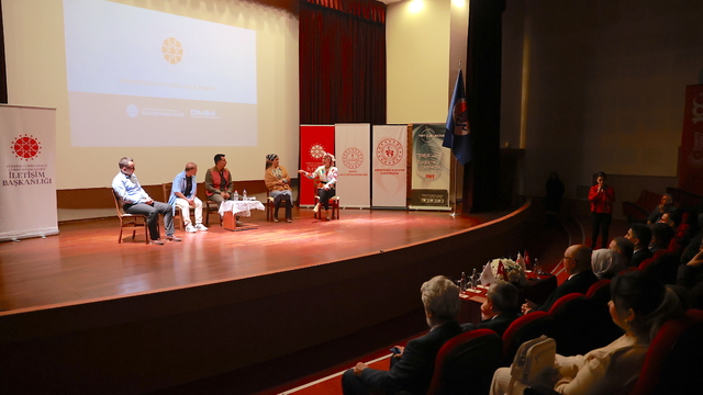 Mersin'de dezenformasyonla mücadelede görev alacak gönüllü eğitimciler belirleniyor