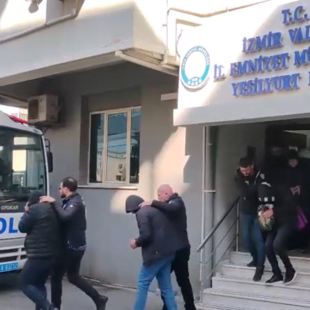 İzmir merkezli 8 ilde yasa dışı bahis operasyonu; 22 tutuklama