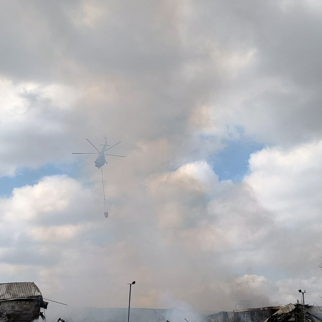 Afyon'da orman ürünleri fabrikasının deposundaki yangına müdahale 2'nci gün...