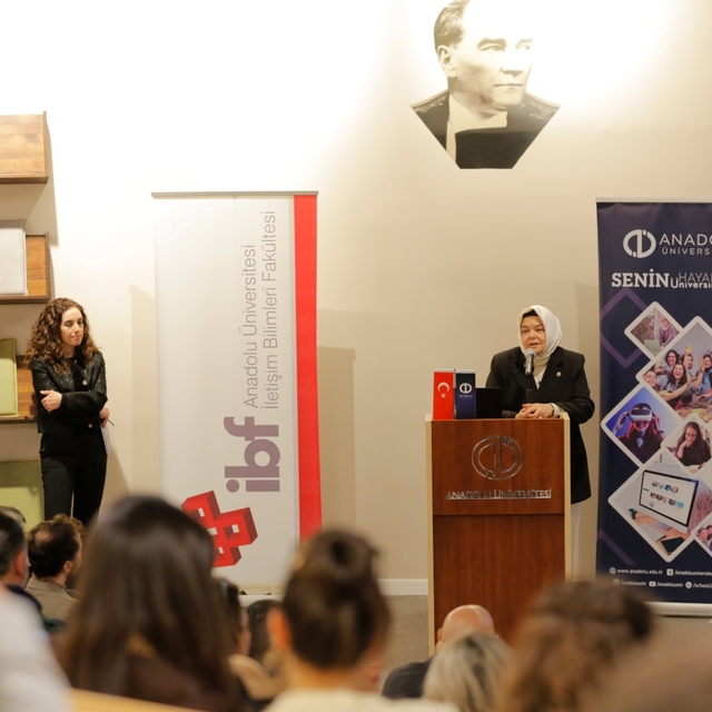 AK Parti'li Gürcan ile Anadolu Üniversitesi Rektörü Adıgüzel, Mezunlar Bulu...