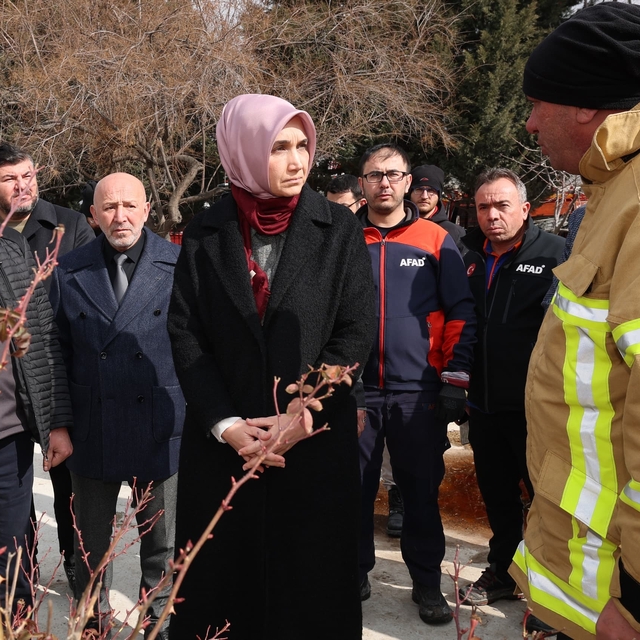 GÜNCELLEME - Afyonkarahisar'da orman ürünleri fabrikasında çıkan yangın kon...