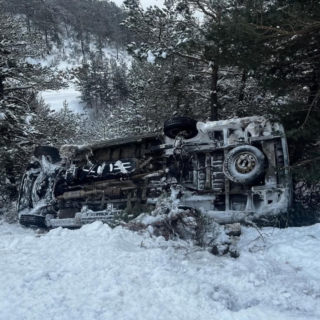 Yozgat'ta minibüsün devrilmesi sonucu 2 öğretmen yaralandı