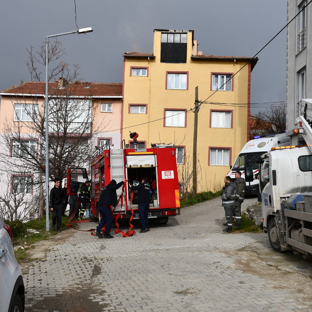 Bilecik'te apartman dairesinde çıkan yangın söndürüldü