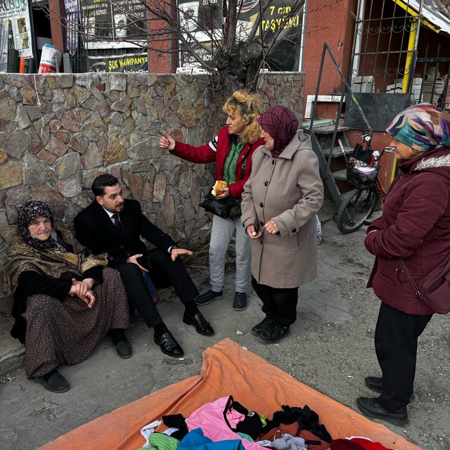 AK Parti Tepebaşı İlçe Başkanı Kaya, esnafını ziyaret etti