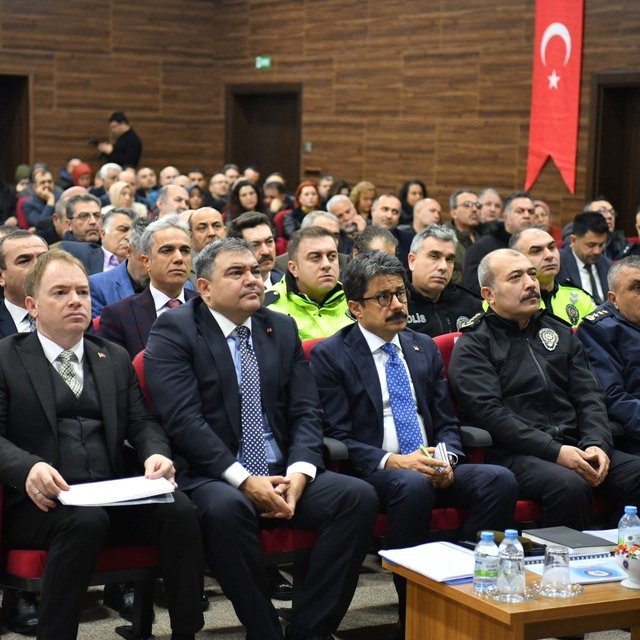 Kırşehir'de okul güvenliği tedbirleri değerlendirildi