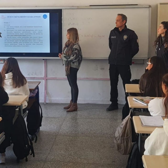 Datça'da lise öğrencileri tütün ürünlerinin zararlarına karşı bilgilendiril...