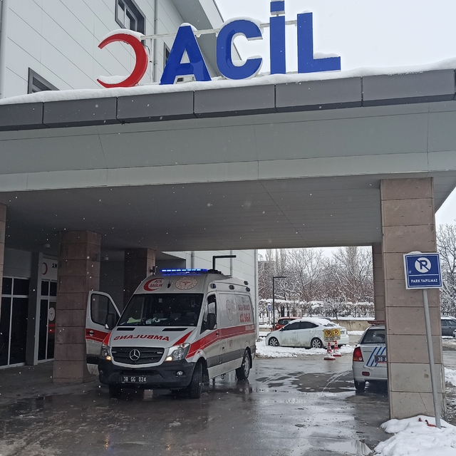 Kayseri'de komşular arasında kavga: 3 yaralı