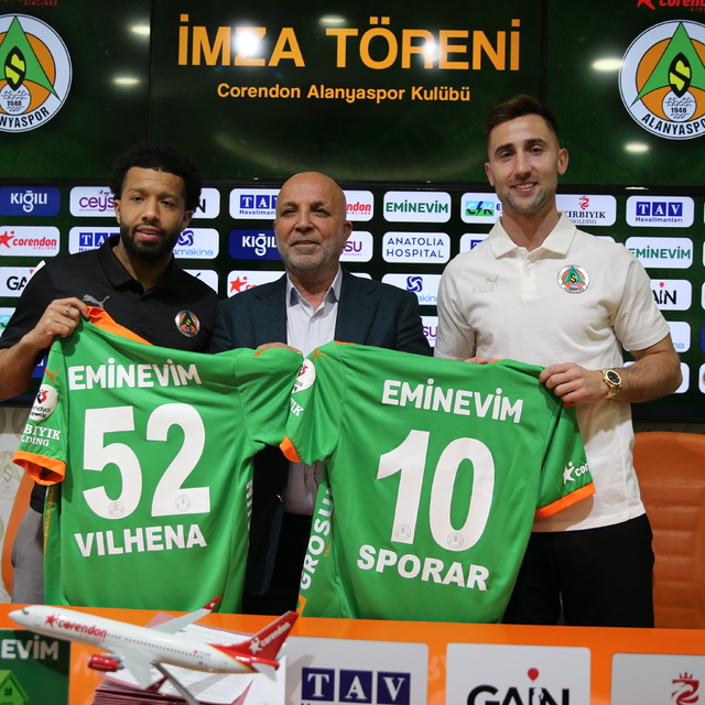 Alanyaspor, kadrosuna kattığı 5 oyuncu için imza töreni düzenledi
