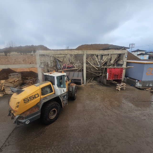 Tokat'ta garajın çatısı çöktü 1 işçi yaralandı