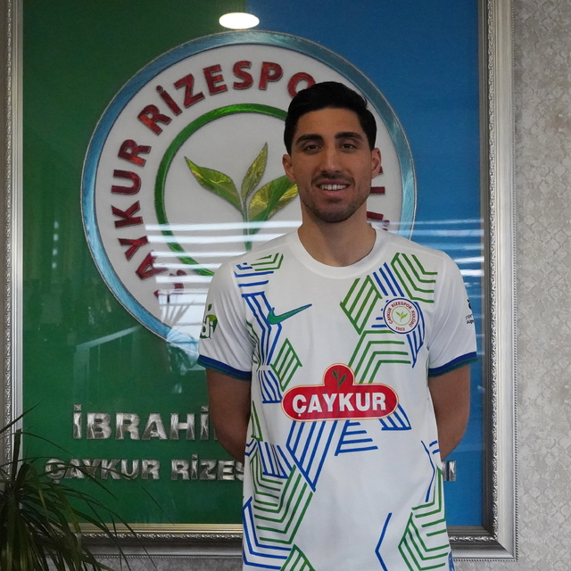 Çaykur Rizespor, Berkay Özcan'ı transfer etti