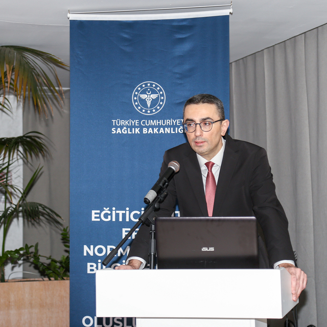 Antalya'da normal doğumu teşvik için ebelere yönelik eğitim başladı