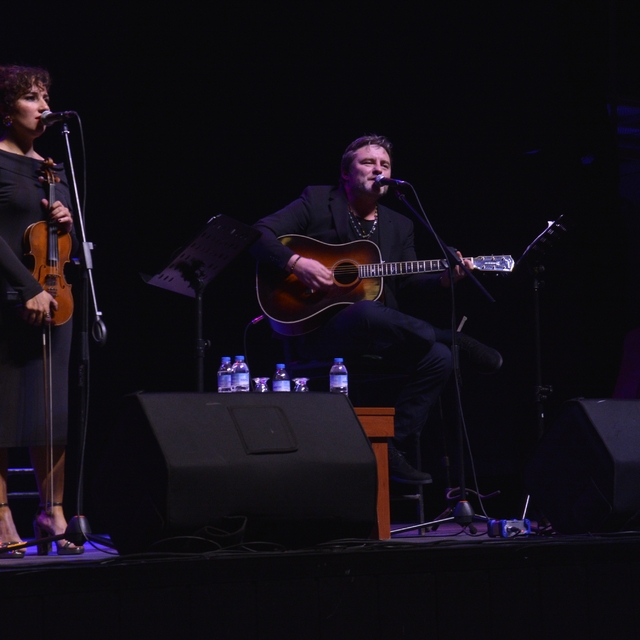 Bursa'da Tuna Kiremitçi ve Müge Alpay konser verdi